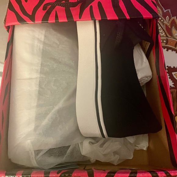 COPY - Nfl Steeler slip on sneakers - Picture 6 of 7